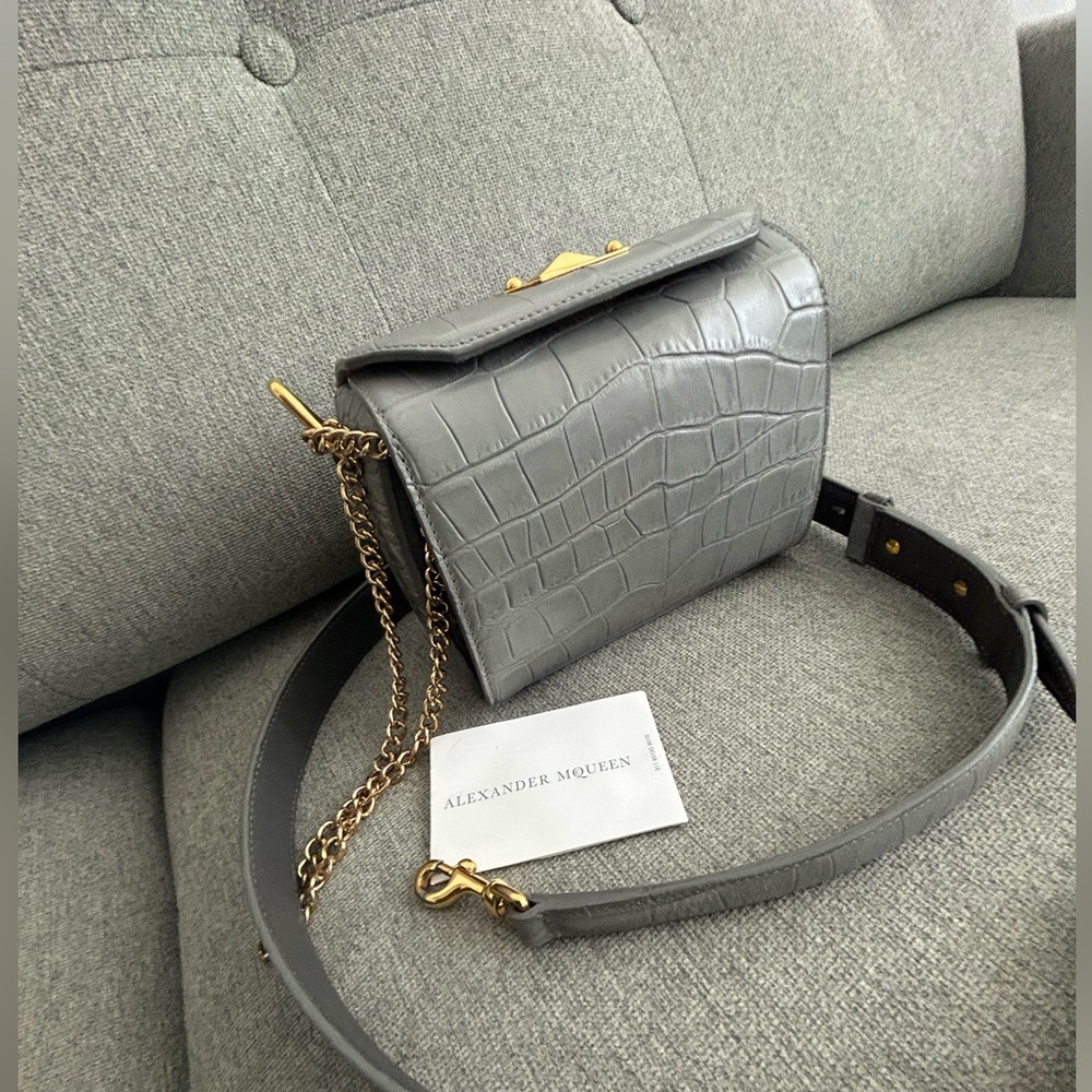Alexander McQueen box bag —made in Italy/ - Picture 2 of 7